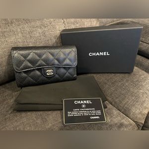 ❌❌❌SOLD❌❌❌Chanel Caviar Quilted Classic Flap in Medium size.